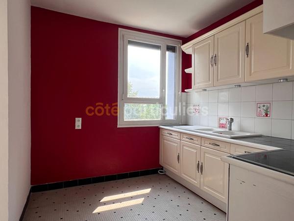 Vente
                Appartement82,41 m² - 4 Pièces -
                    SAINT JEAN DE LA RUELLE (45140)