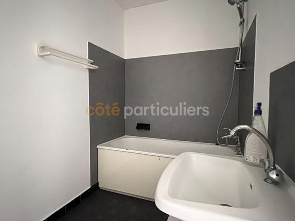 Vente
                Appartement82,41 m² - 4 Pièces -
                    SAINT JEAN DE LA RUELLE (45140)