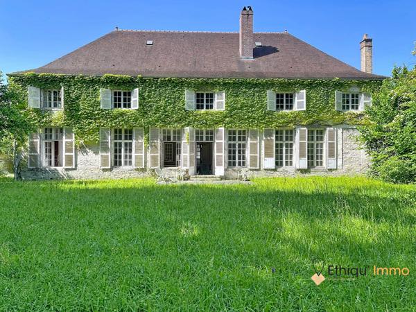 Propriété d’exception du XVIIIe siècle avec parc arboré au bord de l’Aube