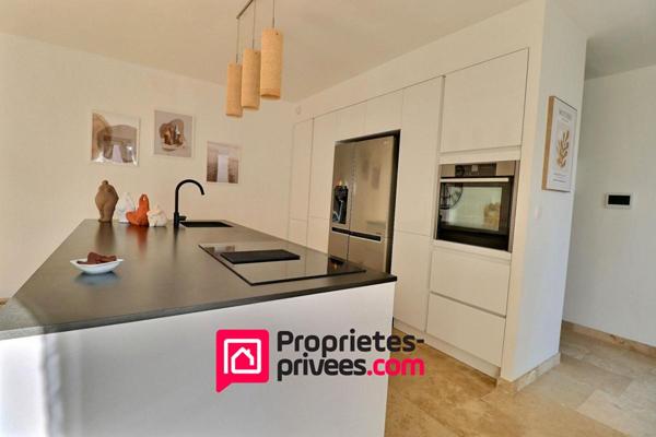 Proche Uzès, Propriété  sur terrain arboré