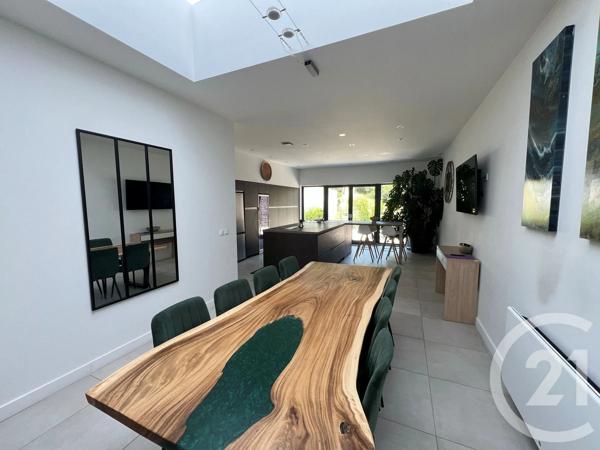 Maison à vendre  4 pièces - 159 m 2   HELLEMMES LILLE  - 59