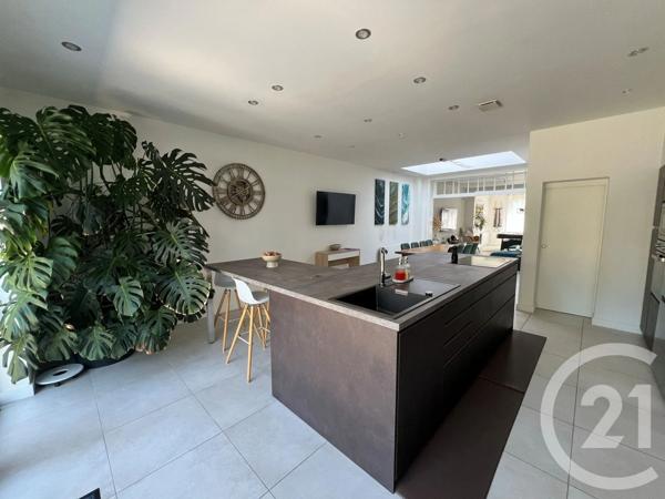 Maison à vendre  4 pièces - 159 m 2   HELLEMMES LILLE  - 59