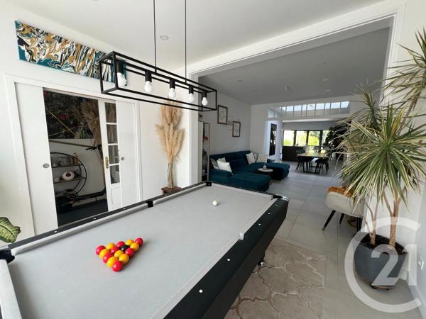 Maison à vendre  4 pièces - 159 m 2   HELLEMMES LILLE  - 59