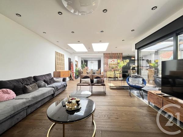 Maison à vendre  4 pièces - 159 m 2   HELLEMMES LILLE  - 59