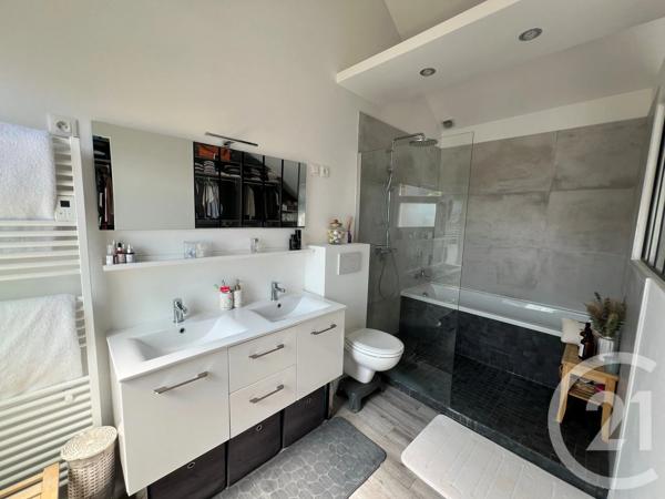 Maison à vendre  4 pièces - 159 m 2   HELLEMMES LILLE  - 59