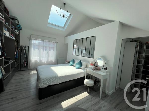 Maison à vendre  4 pièces - 159 m 2   HELLEMMES LILLE  - 59