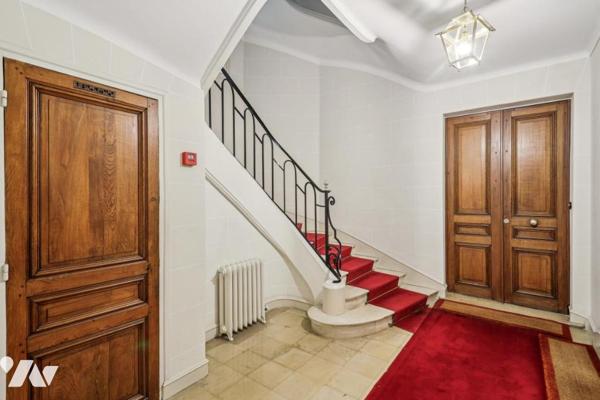 Studio plein ciel au vues sur jardins et monuments parisiens