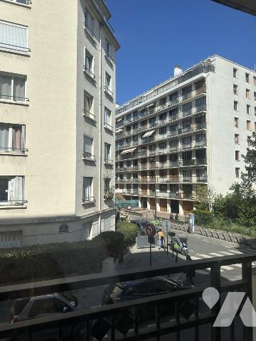 PARIS 15 - Appartement Rue Labrouste 3 pièces avec balcon + cave