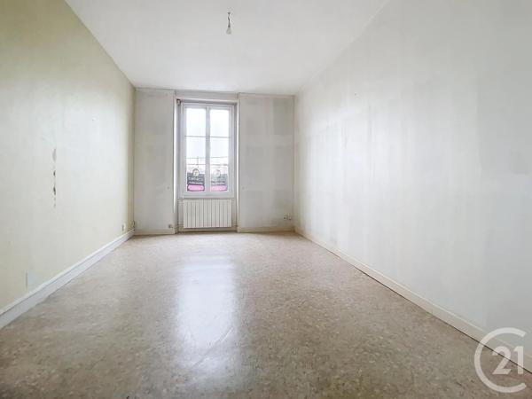 Immeuble à vendre  130 m 2   CREPY EN VALOIS  - 60