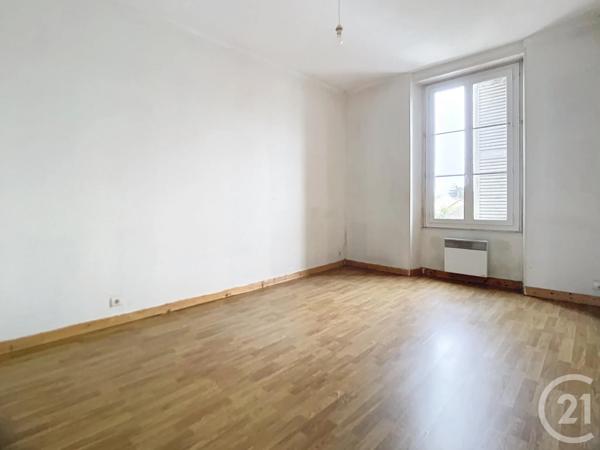 Immeuble à vendre  130 m 2   CREPY EN VALOIS  - 60