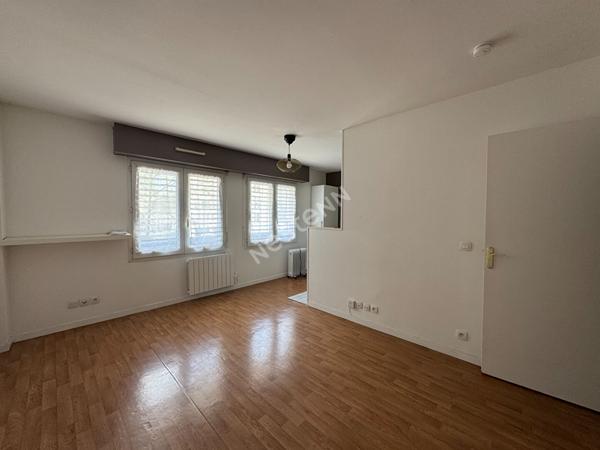 Appartement Suresnes 1 pièce(s) 30.06 m2