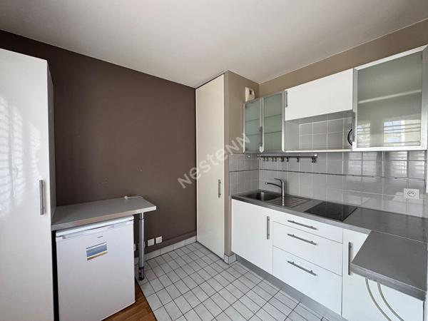 Appartement Suresnes 1 pièce(s) 30.06 m2