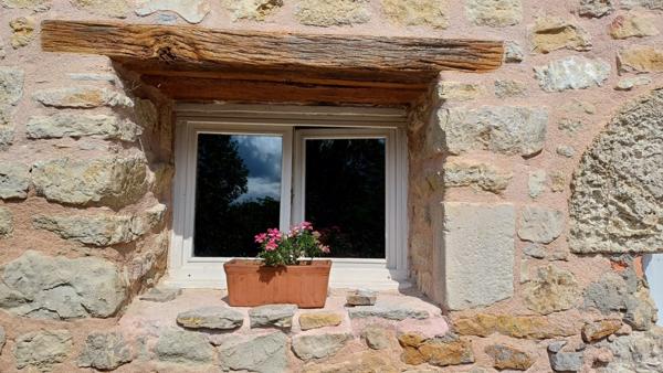 Maison du 17ème dans environnement très calme, avec un gite ou maison d'amis