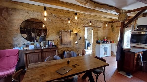 Maison du 17ème dans environnement très calme, avec un gite ou maison d'amis