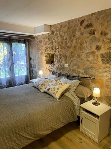 Maison du 17ème dans environnement très calme, avec un gite ou maison d'amis