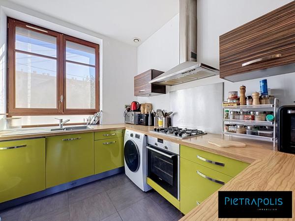Ensemble immobilier de 3 appartements avec Jardin - La Plaine Santy