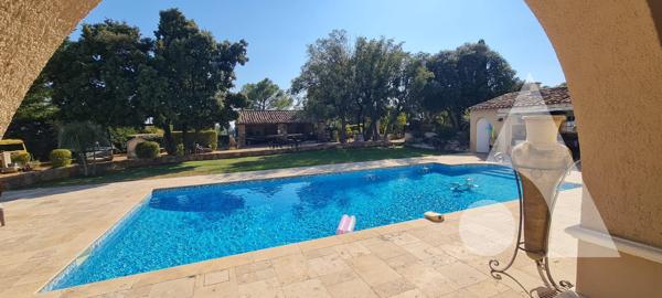 Maison 10 pièces 240 m2