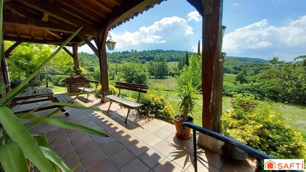 Maison en pierre 201m2, 4chambres, dépendances , parcelle 6ha