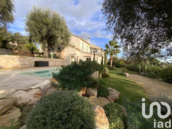 Maison traditionnelle 6 pièces de 147 m² à Tourrettes-sur-Loup (06140)