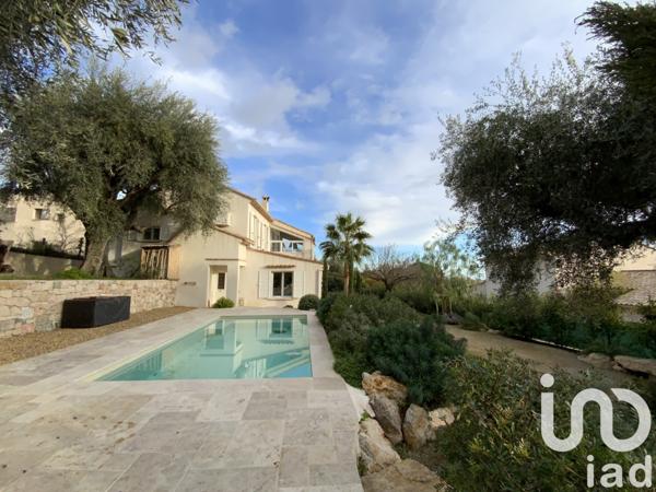 Maison traditionnelle 6 pièces de 147 m² à Tourrettes-sur-Loup (06140)