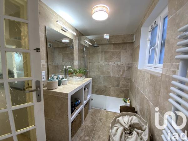 Maison traditionnelle 6 pièces de 147 m² à Tourrettes-sur-Loup (06140)