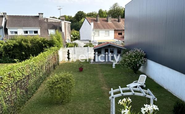 Maison
         9 pièces
        - 108 m² 206 700 € *