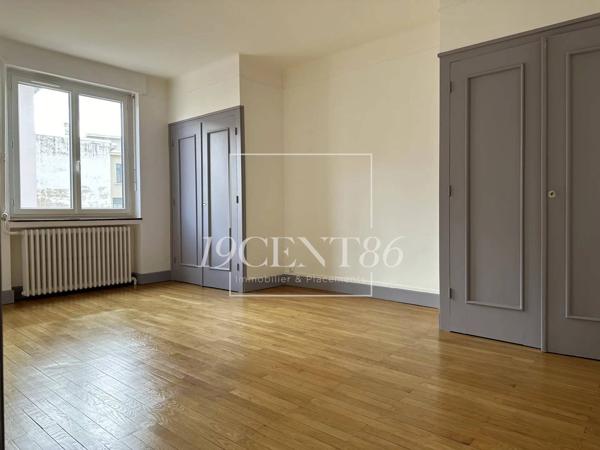 Vente immobilière : Appartement à Oullins  4 pièces 101.69 m² 325 000 €- 19CENT86.