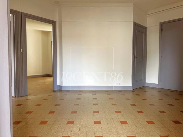 Vente immobilière : Appartement à Oullins  4 pièces 101.69 m² 325 000 €- 19CENT86.