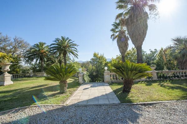 Vente Château Perpignan 13 Pièces 770 m²
