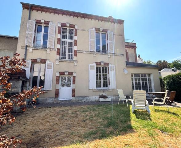 Vente Maison de luxe Orléans 9 Pièces 265 m²