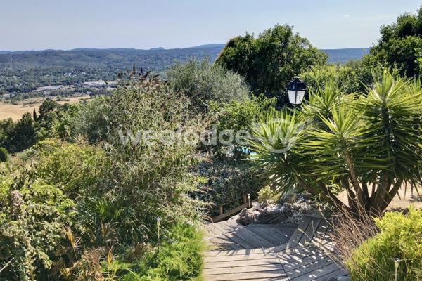 Maison à vendre 8 pièces de 214 m² à Montauroux