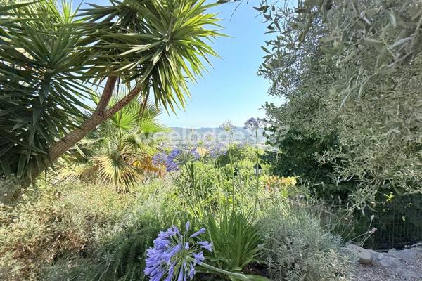 Maison à vendre 8 pièces de 214 m² à Montauroux