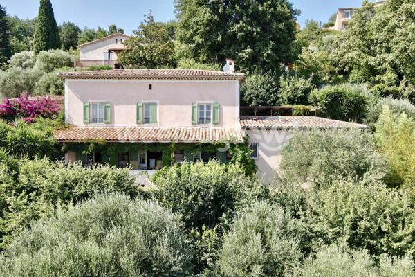 Maison à vendre 8 pièces de 214 m² à Montauroux