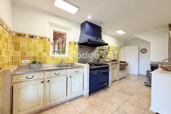 Maison à vendre 8 pièces de 214 m² à Montauroux