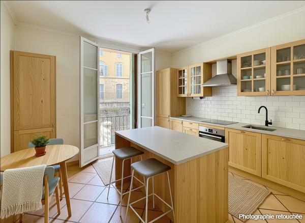 AIX -EN-PROVENCE- CENTRE HISTORIQUE- GARAGE