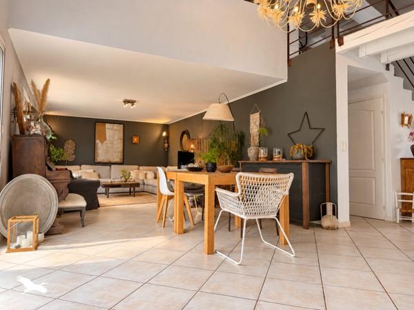 Maison à vendre 530 000 € Gratentour 6 p 201 m² DPE C