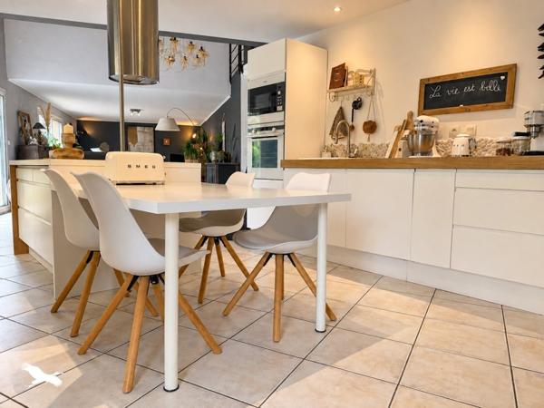 Maison à vendre 530 000 € Gratentour 6 p 201 m² DPE C