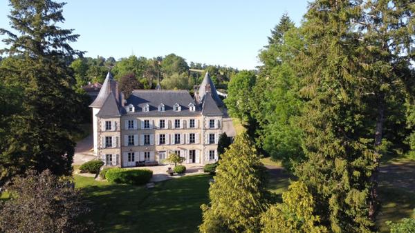 Beau château aristocratique à vendre à proximité de Limoges (Haute-Vienne)