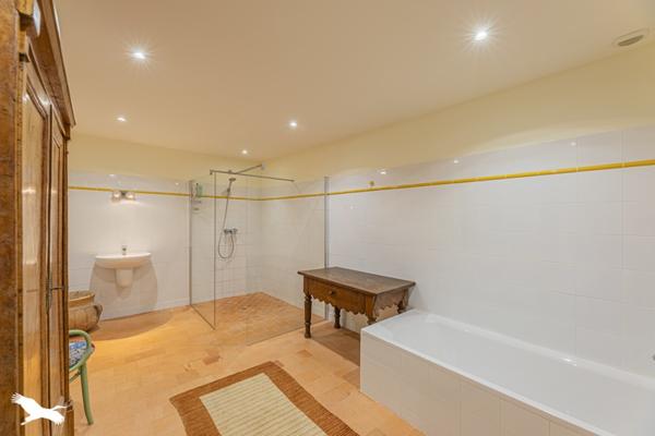 Maison à vendre |  Barrou |  8 pièces | 267 m²