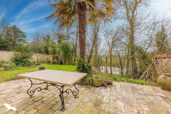 Maison à vendre |  Barrou |  8 pièces | 267 m²