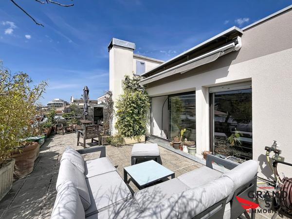 Belcier, magnifique T4 terrasse vue sur les toits