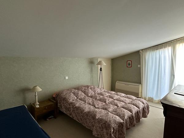 rareté sur le marché : Maison familiale d'architecte à vendre au fau Montauban 82 avec piscine, garage, grand terrain au calme