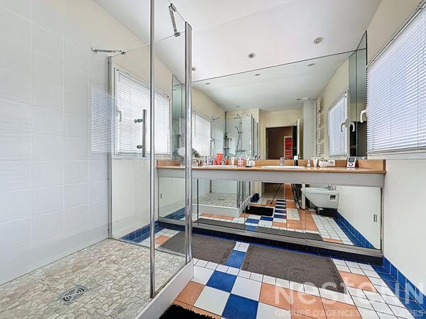 rareté sur le marché : Maison familiale d'architecte à vendre au fau Montauban 82 avec piscine, garage, grand terrain au calme