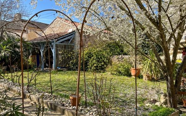 Maison à vendre    4 pièces •  Valence-sur-Baïse