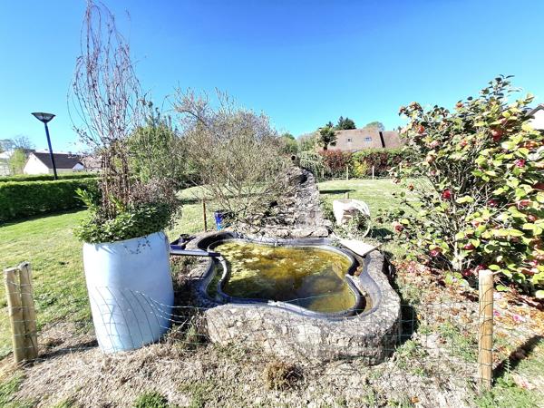 À vendre - Maison individuelle, 6 pièces située à La Chartre-sur-le-Loir (72340)
