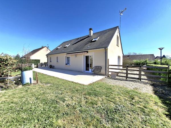 À vendre - Maison individuelle, 6 pièces située à La Chartre-sur-le-Loir (72340)