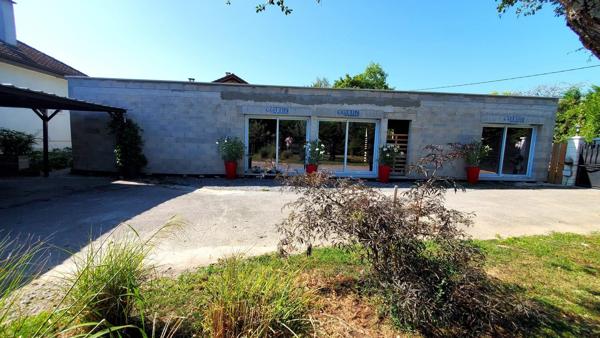 Maison avec Piscine et dépendance plain pied à terminer !