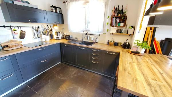 Maison avec Piscine et dépendance plain pied à terminer !