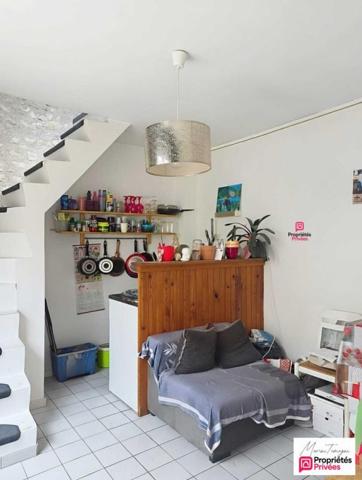 Studio en duplex avec chambre en mezzanine, rue piétonne Compiègne
