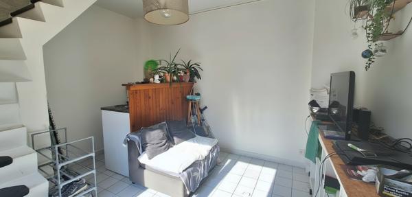 Studio en duplex avec chambre en mezzanine, rue piétonne Compiègne